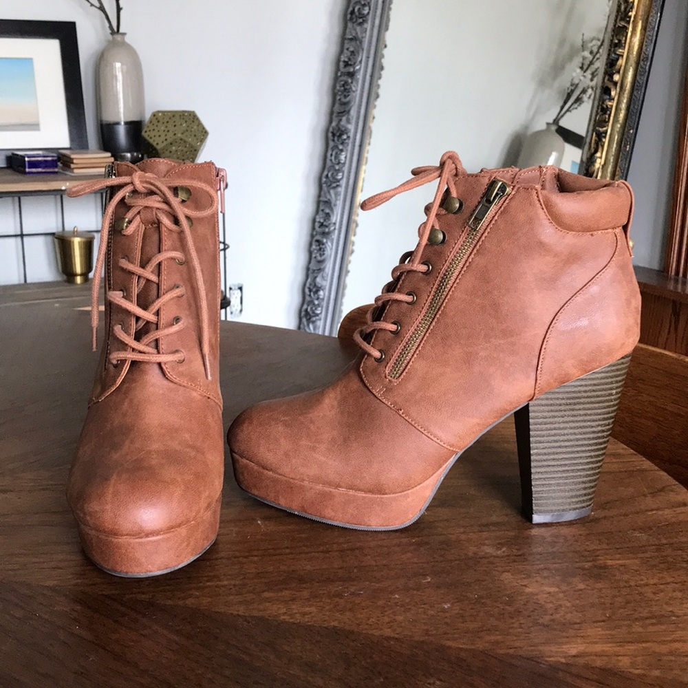Material girl lace-up platform booties sz 9.5 new - Picture 2 of 6